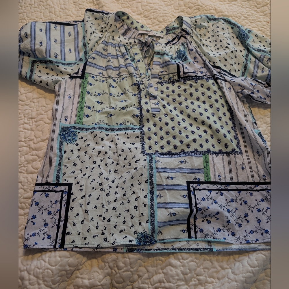 LOFT Women's Patchwork Blouse with Blue and Green Accents 💐